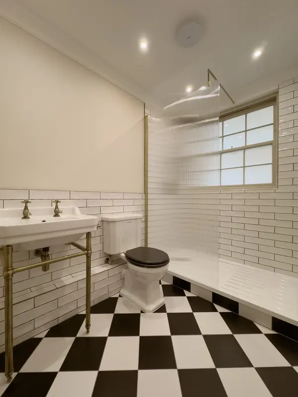 Bathroom renovation completed by A&G Renovations in Marylebone, London