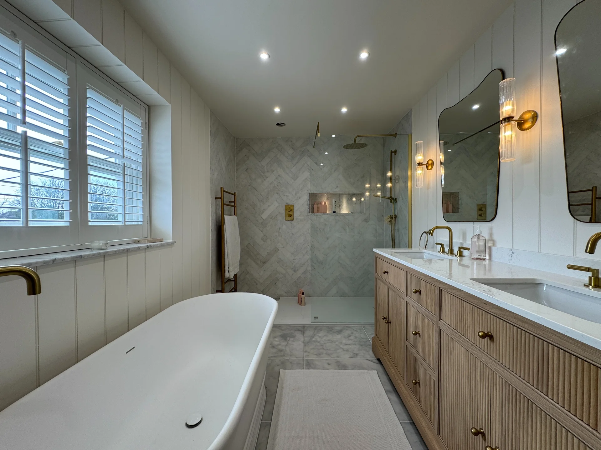 Contemporary suite